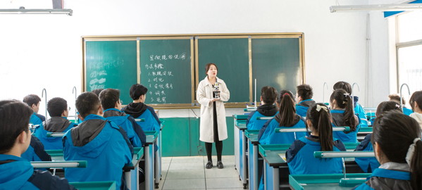黄龙引入导师机制，准确把握考试方向