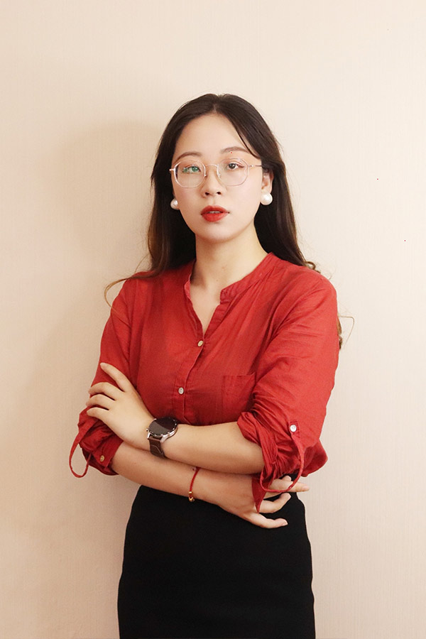 黄龙张治华 本科学历，毕业于陕西师范大学