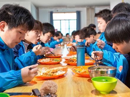 黄龙学生用餐