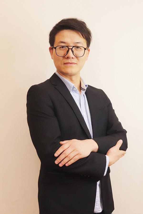 黄龙李林科 本科学历,毕业于西安石油大学