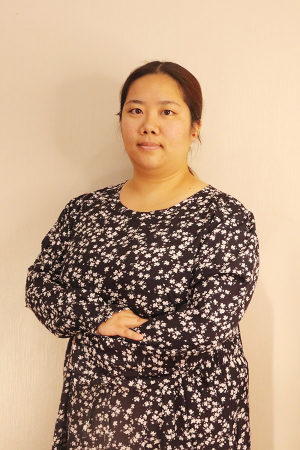 黄龙候洋  本科学历，优秀班主任