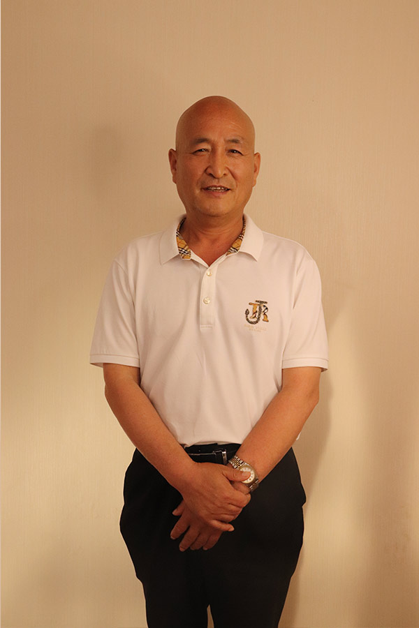 黄龙杨养民 本科学历，毕业于陕西师范大学